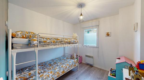 Proximité de Honfleur - Maison de 59 m2 en coropriété - 2 chambres - Carport / Terrasse - Jardinet - Parking - Piscine et aires de jeux