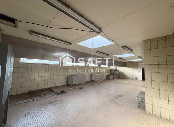 Murs commerciaux avec avec fort potentiel d’exploitation et visibilité optimale !