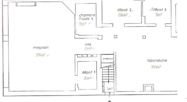 Murs commerciaux avec avec fort potentiel d’exploitation et visibilité optimale !