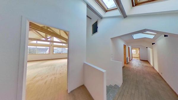 Dijon-Sud, Clos du Roy. Maison T8 de 255 m2 possibilité, 7 chambres, sur un terrain de 790 m2 et 150m2 s-sol