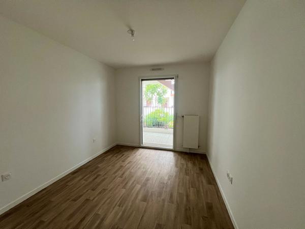 Appartement Cergy 2 pièce(s) 49.80 m2 €195 000 ** - Référence 10947