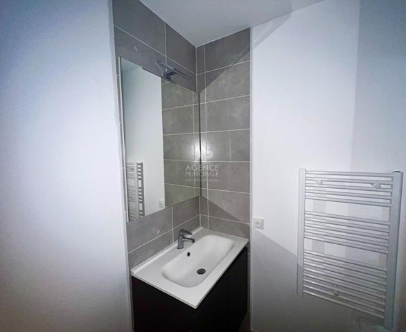 Appartement Cergy 2 pièce(s) 49.80 m2 €195 000 ** - Référence 10947