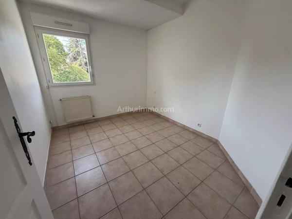 Vente                                                      Appartement
                        
                     4 pièces                      81 m2                     à Clermont-l'Hérault