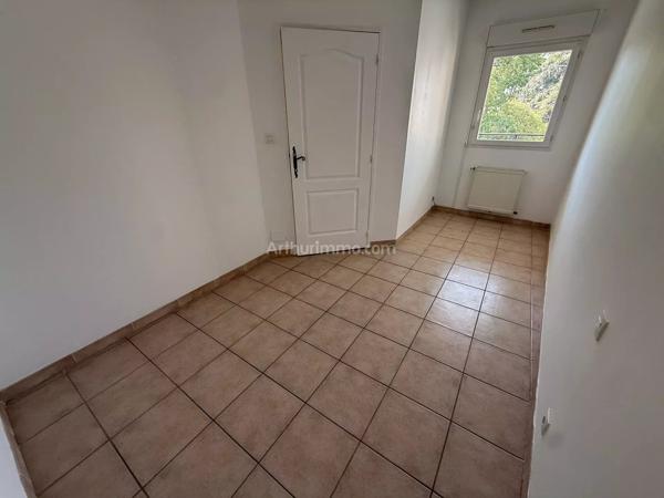 Vente                                                      Appartement
                        
                     4 pièces                      81 m2                     à Clermont-l'Hérault