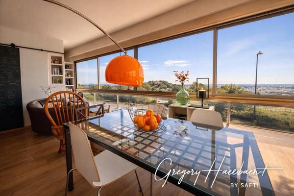 ANTIBES – APPART ATYPIQUE STYLE LOFT – VUE PORT & VIEILLE VILLE – SUD/EST 110 m² Carrez