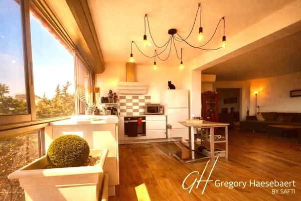 ANTIBES – APPART ATYPIQUE STYLE LOFT – VUE PORT & VIEILLE VILLE – SUD/EST 110 m² Carrez