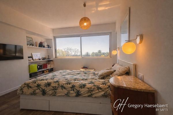 ANTIBES – APPART ATYPIQUE STYLE LOFT – VUE PORT & VIEILLE VILLE – SUD/EST 110 m² Carrez