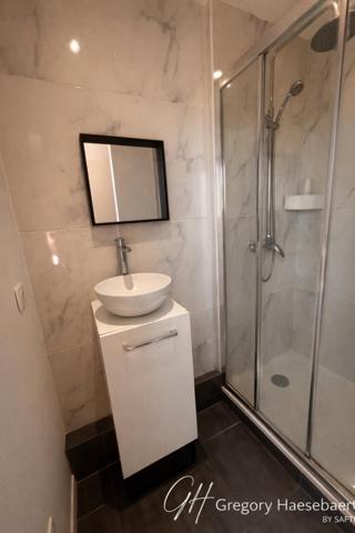 ANTIBES – APPART ATYPIQUE STYLE LOFT – VUE PORT & VIEILLE VILLE – SUD/EST 110 m² Carrez