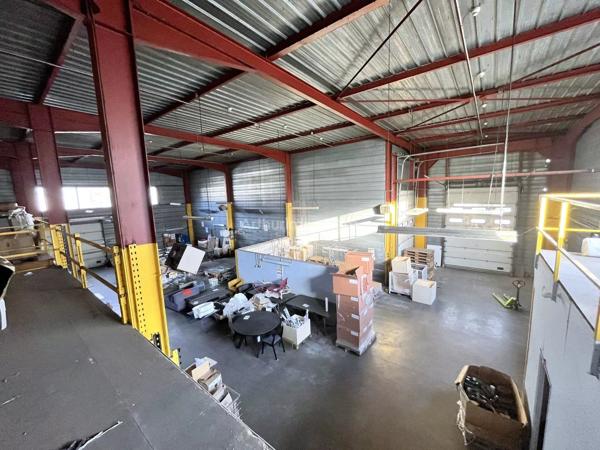 Location                                                      Local commercial
                        
                     6 pièces                      750 m2                     à Voglans