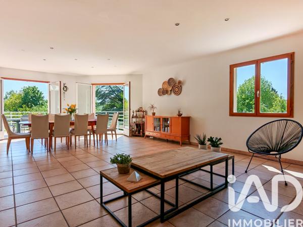 Maison à vendre 6 pièces 202 m² Neyron