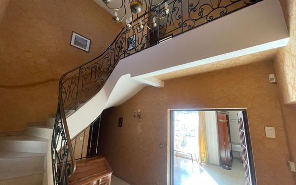 Maison à vendre    6 pièces •  La Seyne-sur-Mer