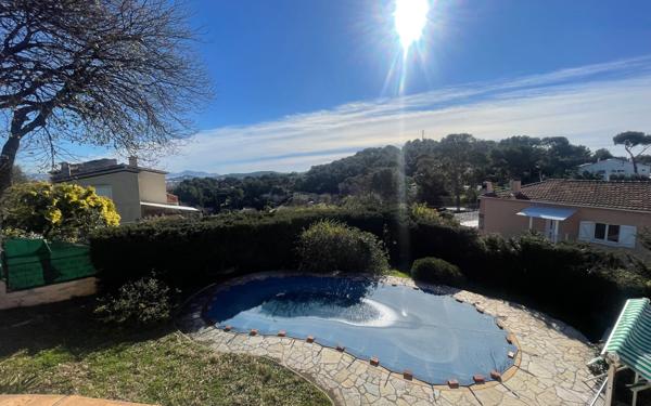 Maison à vendre    6 pièces •  La Seyne-sur-Mer