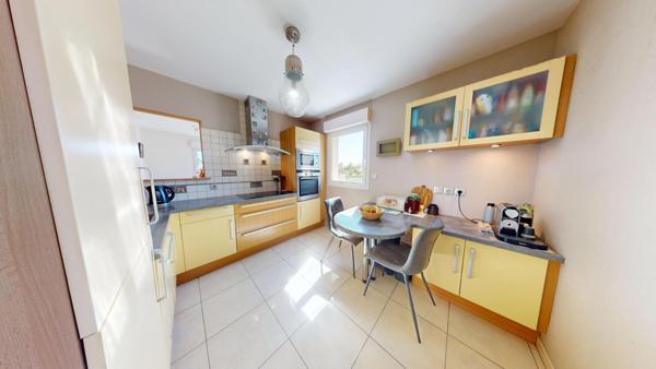 À vendre – Appartement 5 pièces avec terrasse, garage et parkings – Illzach (68110)