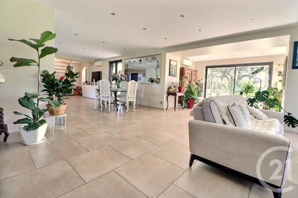 Maison à vendre  6 pièces - 262 m2 ROQUEBRUNE SUR ARGENS - 83