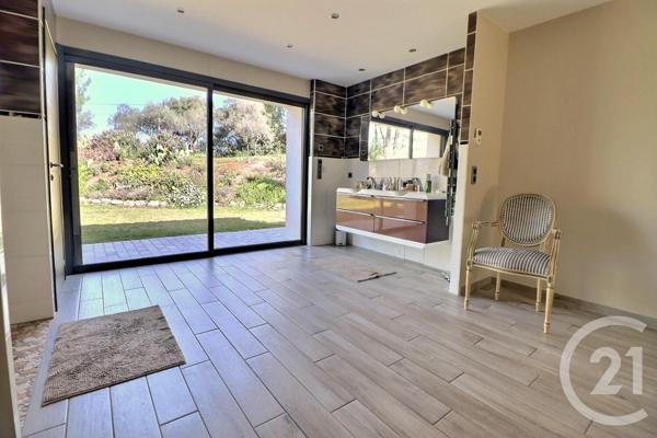 Maison à vendre  6 pièces - 262 m2 ROQUEBRUNE SUR ARGENS - 83