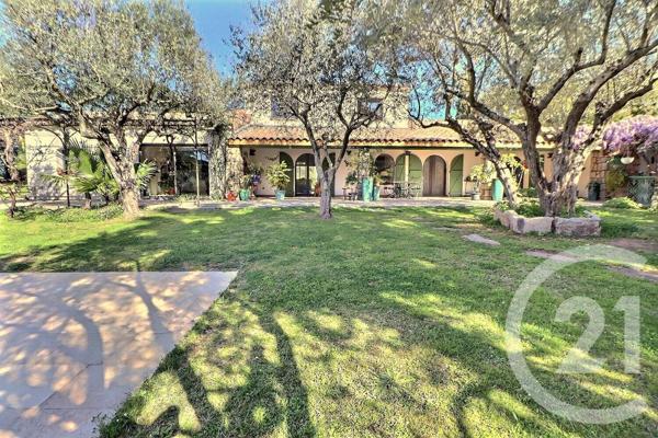 Maison à vendre  6 pièces - 262 m2 ROQUEBRUNE SUR ARGENS - 83