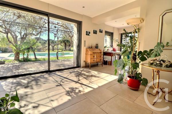 Maison à vendre  6 pièces - 262 m2 ROQUEBRUNE SUR ARGENS - 83