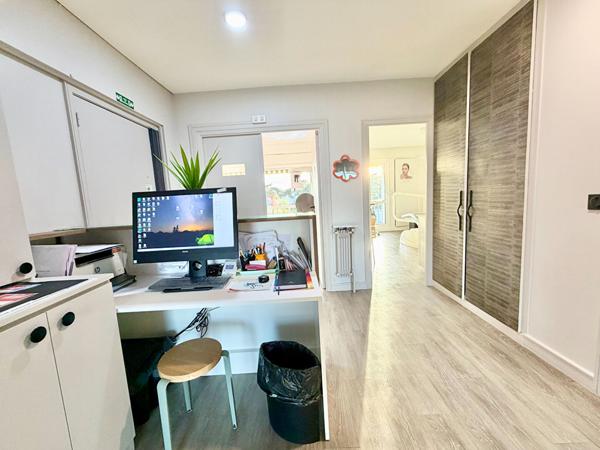 Local commercial Professions libérales Garches 3 pièces 71 m2