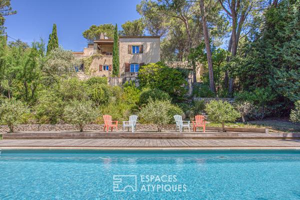 Dans un écrin de verdure, maison de caractère avec vue panoramique