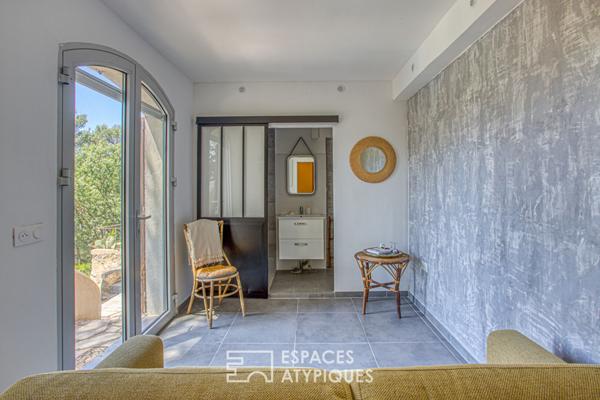 Dans un écrin de verdure, maison de caractère avec vue panoramique