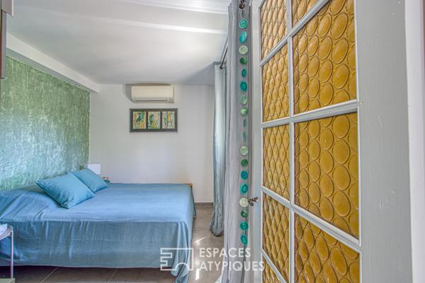 Dans un écrin de verdure, maison de caractère avec vue panoramique