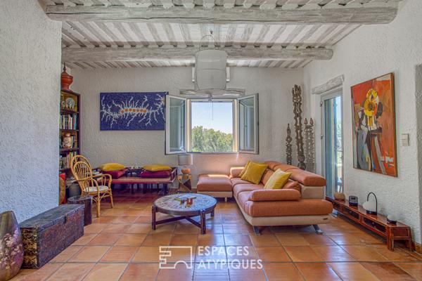 Dans un écrin de verdure, maison de caractère avec vue panoramique