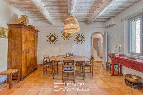 Dans un écrin de verdure, maison de caractère avec vue panoramique