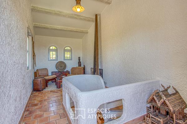Dans un écrin de verdure, maison de caractère avec vue panoramique