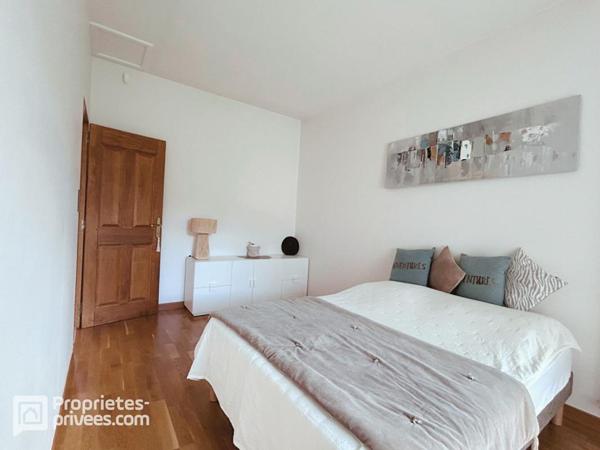 Maison de plain-pied, 5 pièces 200 m², à Pernes-Les-Fontaines