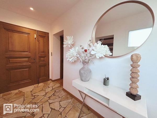 Maison de plain-pied, 5 pièces 200 m², à Pernes-Les-Fontaines