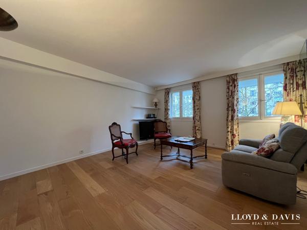 Breteuil / Invalides appartement avec place de parking