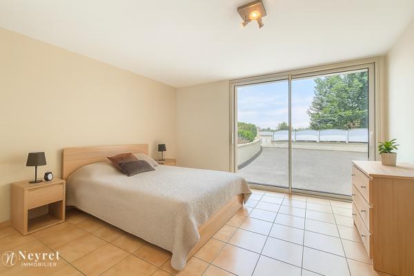 – 125 m² - 3 chambres 1 bureau- sous-sol – Terrain 1157 m²- piscine