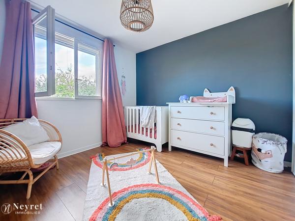 – 125 m² - 3 chambres 1 bureau- sous-sol – Terrain 1157 m²- piscine