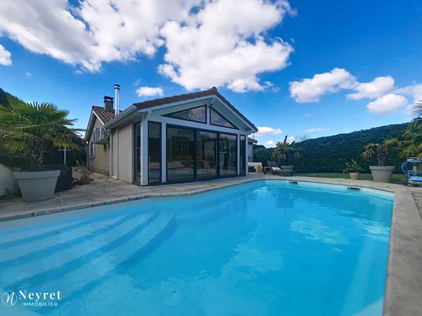 – 125 m² - 3 chambres 1 bureau- sous-sol – Terrain 1157 m²- piscine