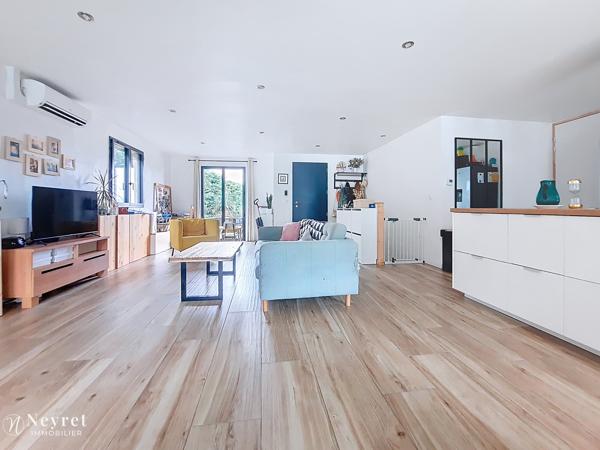 – 125 m² - 3 chambres 1 bureau- sous-sol – Terrain 1157 m²- piscine