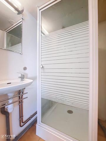 – 125 m² - 3 chambres 1 bureau- sous-sol – Terrain 1157 m²- piscine