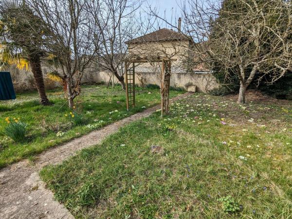 Maison à vendre à Nogent-le-Rotrou dans l'Eure-et-Loir (28400), ref : 10 MM