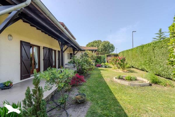 Maison à vendre |  Eysines |  9 pièces | 219 m²