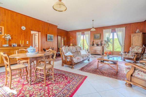 Maison à vendre |  Eysines |  9 pièces | 219 m²