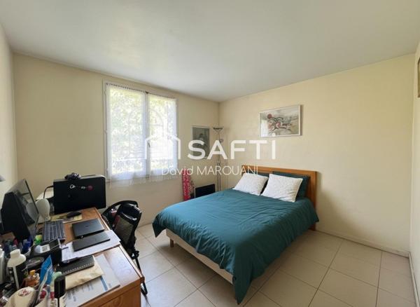 Maison familiale spacieuse avec jardin et garage