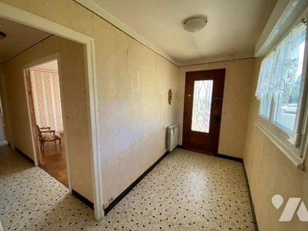 Maison à Vendre à Plouha (22580) en Côtes-d'Armor (22)

Cette maison d'une superficie habitab...