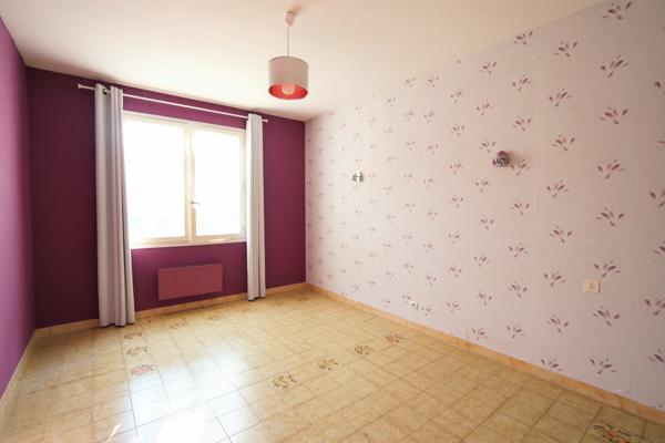 Maison T6 avec garages et piscine - Manosque - Réf. 535-M