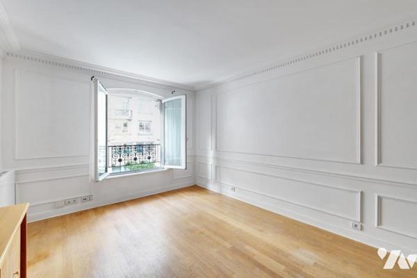 Duplex 2 pièces lumineux, calme, proche Jardin du Luxembourg.