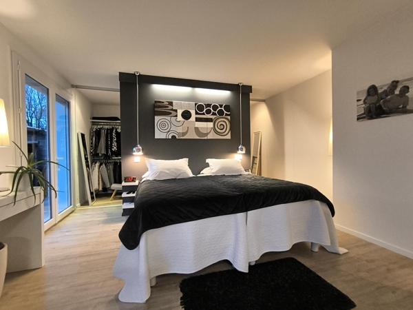 Magnifique et grande propriété 8 pièces, 5 chambres avec jardin paysagé au coeur du pays des achards