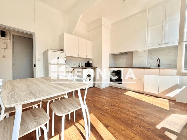 Location Studio meublé 37.82 m² - 274 BD NATIONAL Marseille 13003