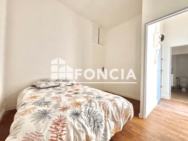 Location Studio meublé 37.82 m² - 274 BD NATIONAL Marseille 13003