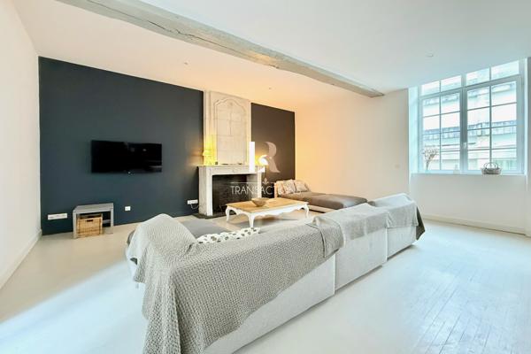 La Rochelle (17000) Préfecture - Immeuble avec deux spacieux appartements