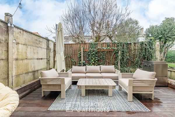 Maison avec double extérieurs et piscine à Bacalan