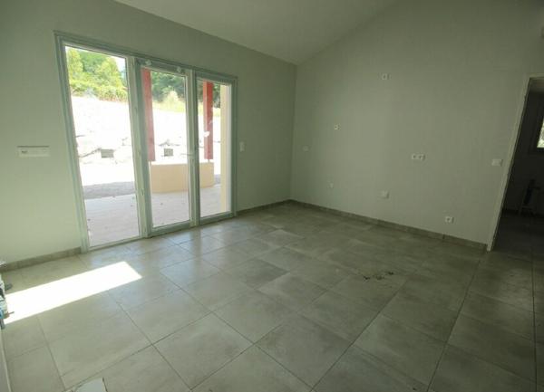 Maison à louer    3 pièces •  Habas