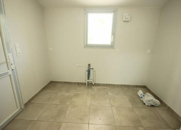 Maison à louer    3 pièces •  Habas